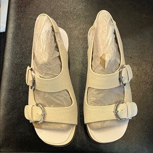 Life Stride Elegant Cream Women's Sandals